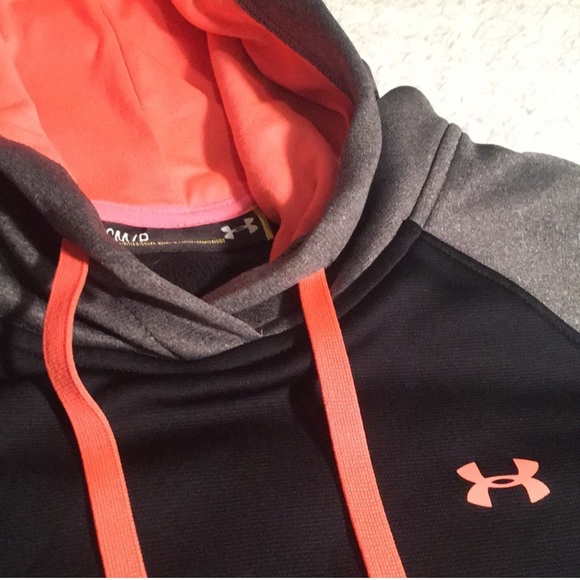 Woman’s under armor hoodie never worn - Picture 2 of 2